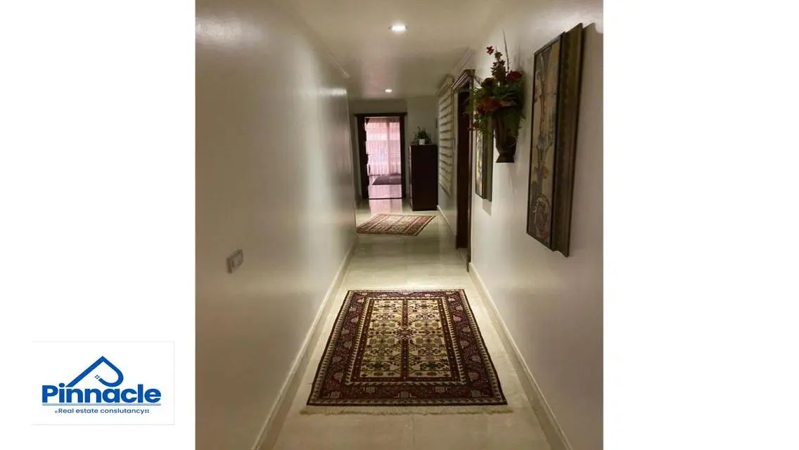 Luxury in the Heart of the City: Spacious Apartment