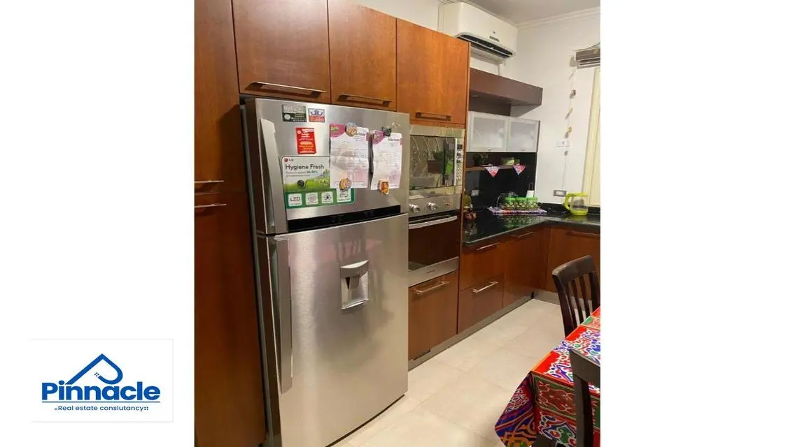 Luxury in the Heart of the City: Spacious Apartment