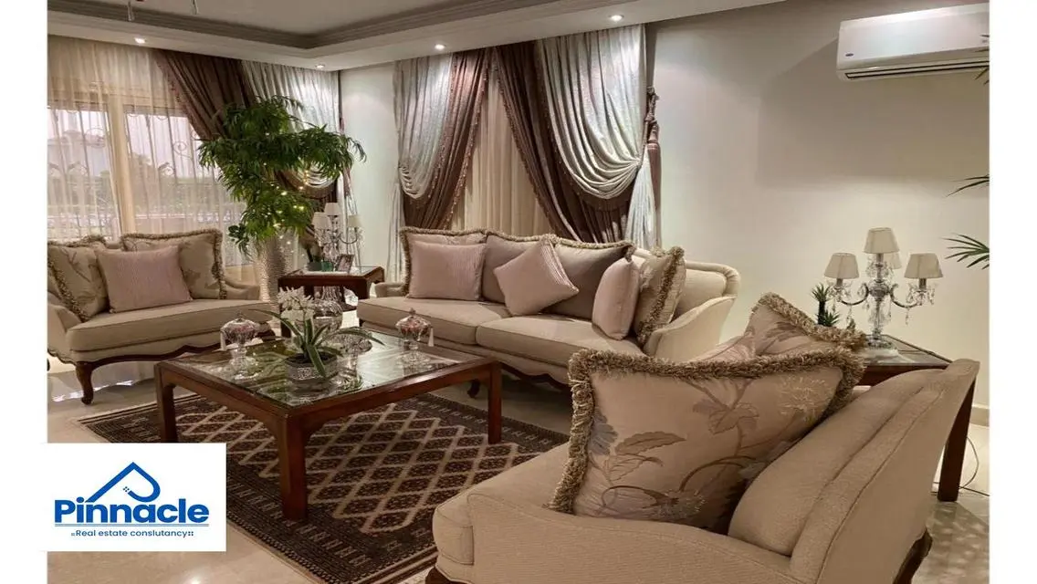 Luxury in the Heart of the City: Spacious Apartment