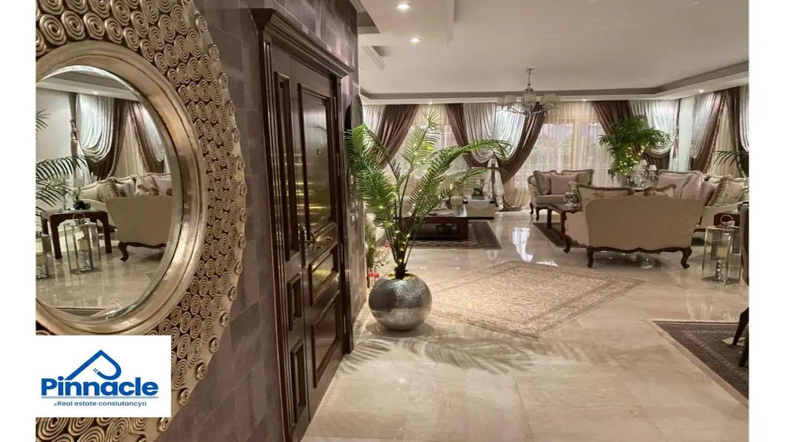 Luxury in the Heart of the City: Spacious Apartment