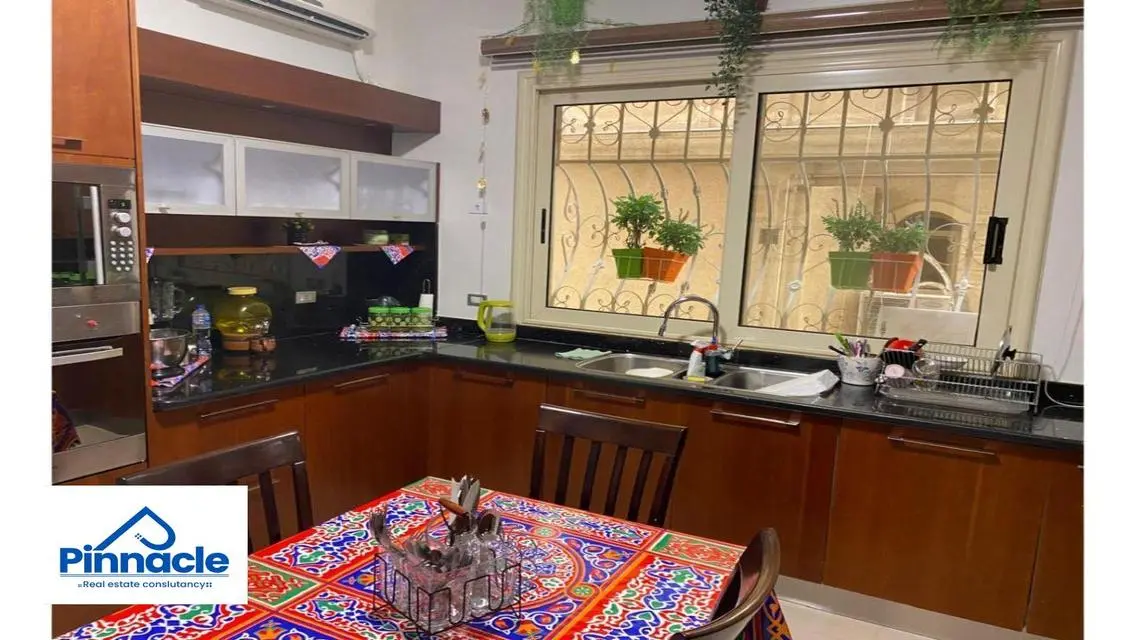 Luxury in the Heart of the City: Spacious Apartment