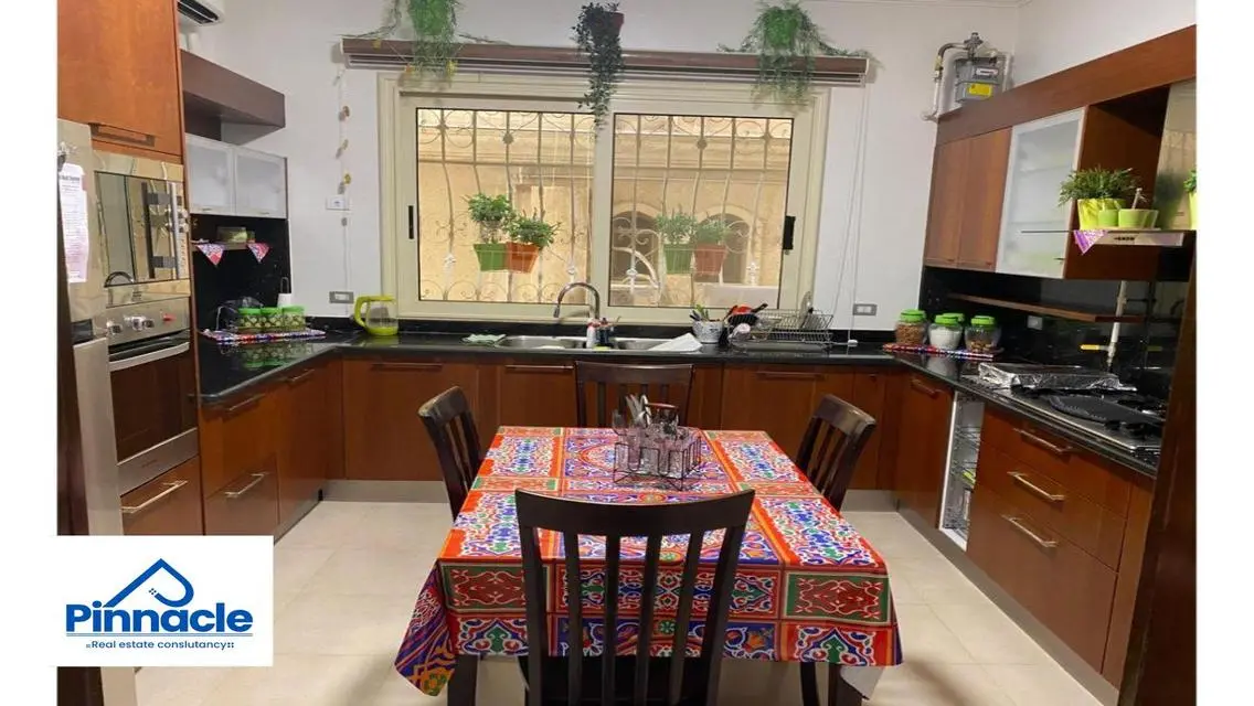 Luxury in the Heart of the City: Spacious Apartment