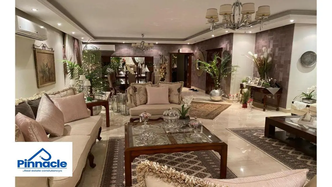 Luxury in the Heart of the City: Spacious Apartment