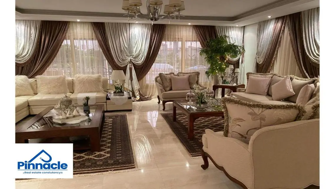 Luxury in the Heart of the City: Spacious Apartment