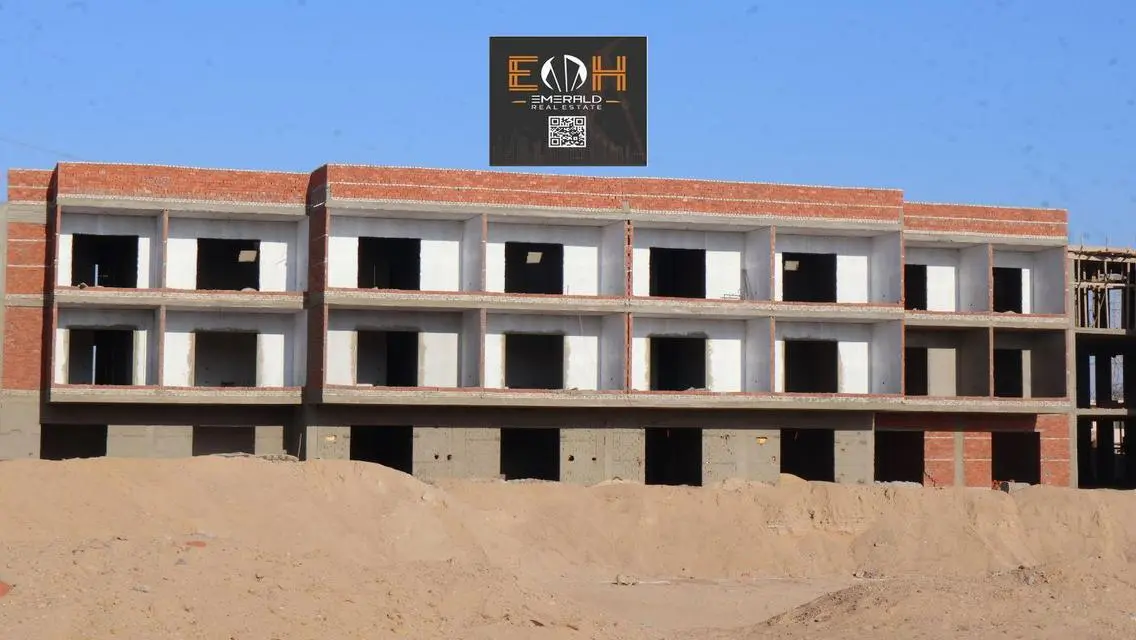 Luxury Villa for Sale with Spacious Living