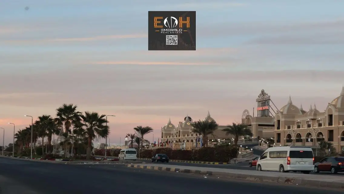 Luxury Villa for Sale with Spacious Living