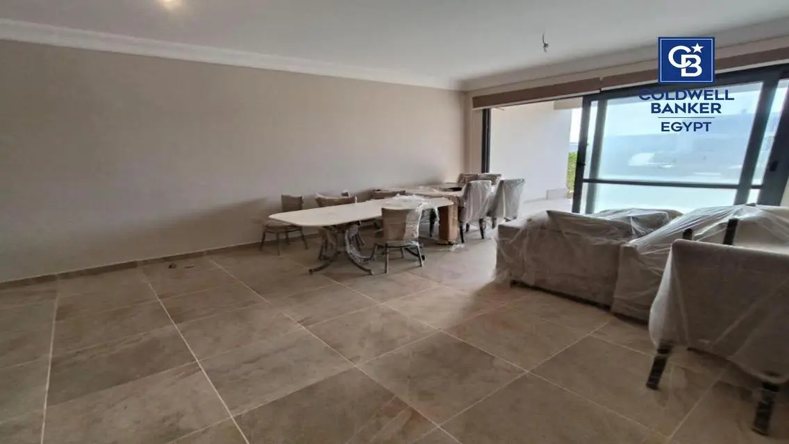 Luxury Apartment with Balcony and Security Guard in Cairo