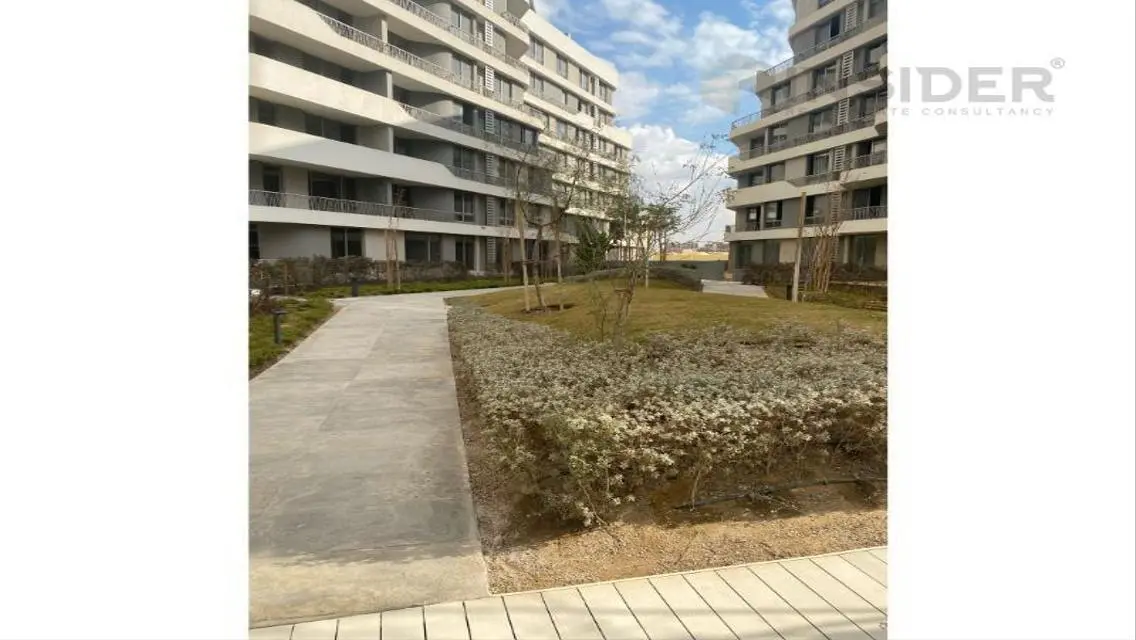 Luxury Apartment of 350m² with Lake View