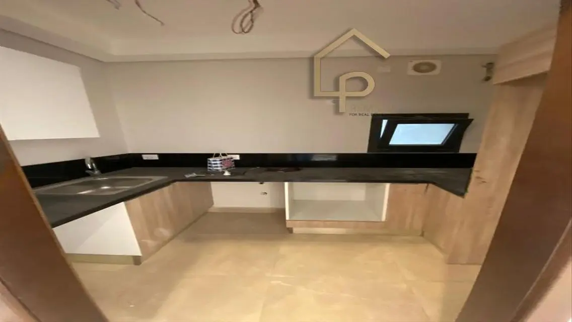 Luxury Apartment Overlooking the Park in the Heart of the City