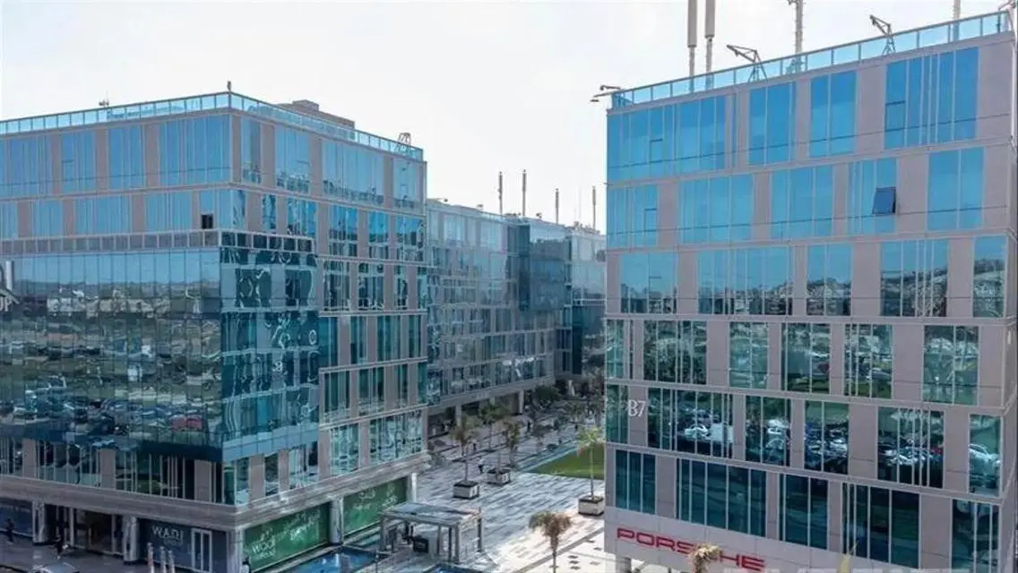Luxury Apartment with Spacious Living and Excellent Amenities