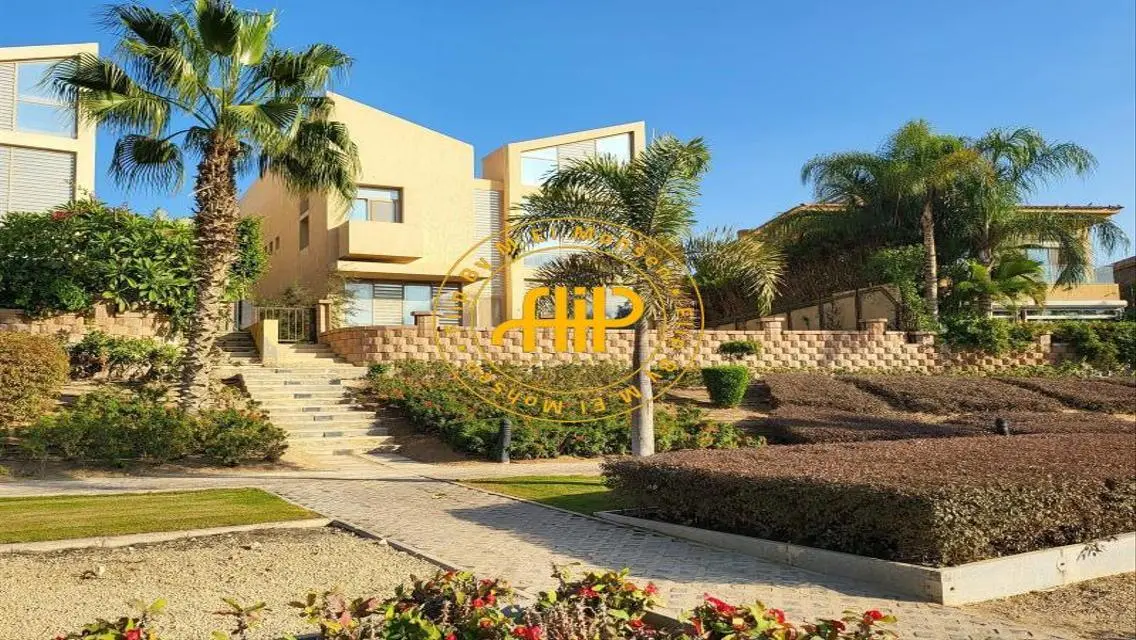 Luxurious Villa for Sale - 570 sqm with Pool and Private Garden