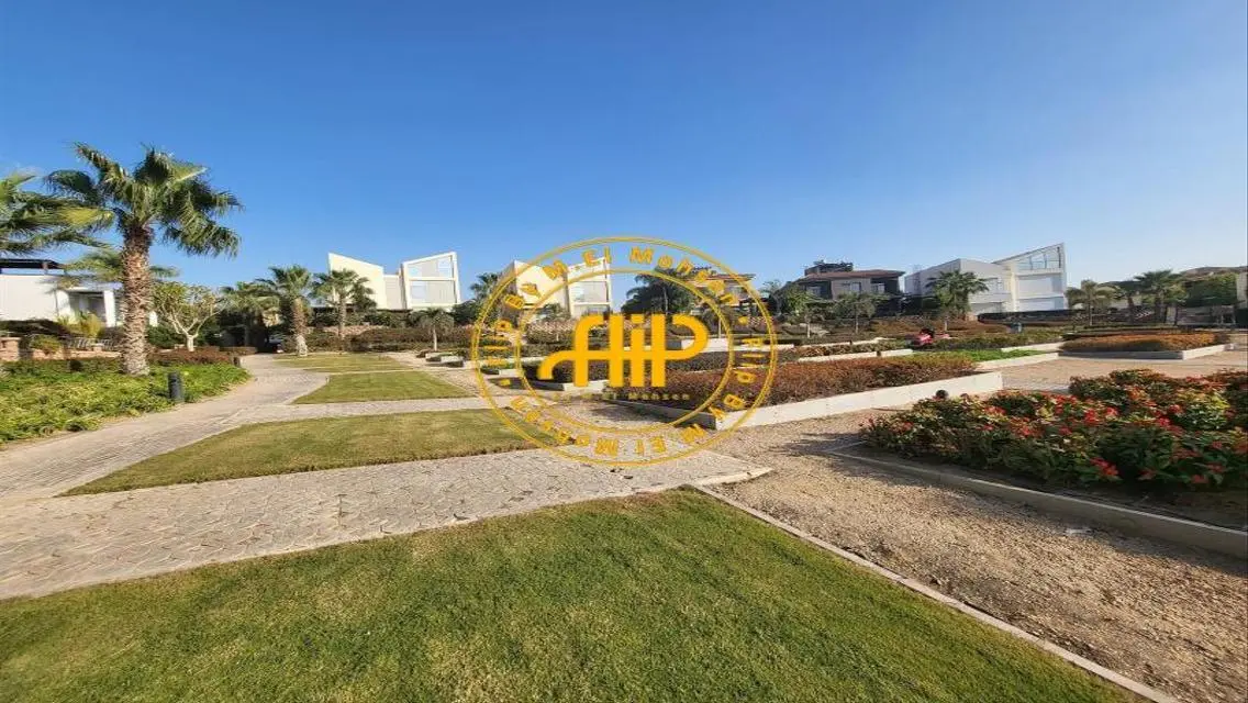 Luxurious Villa for Sale - 570 sqm with Pool and Private Garden