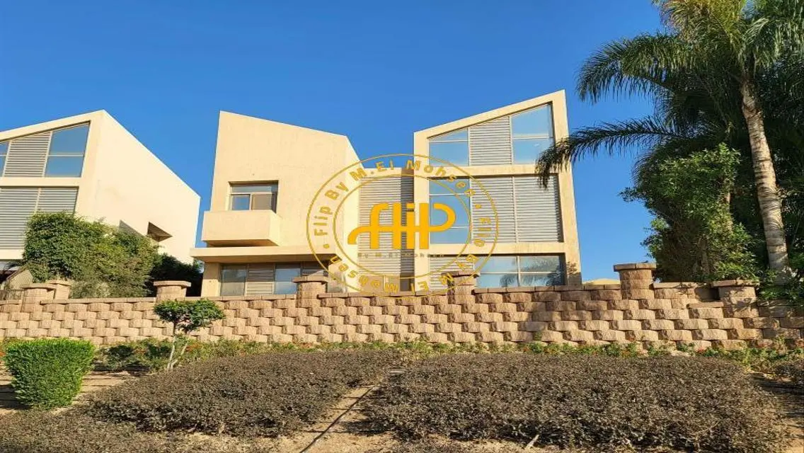 Luxurious Villa for Sale - 570 sqm with Pool and Private Garden