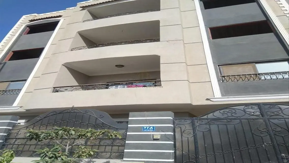 شقة فاخرة للبيع في موقع متميز