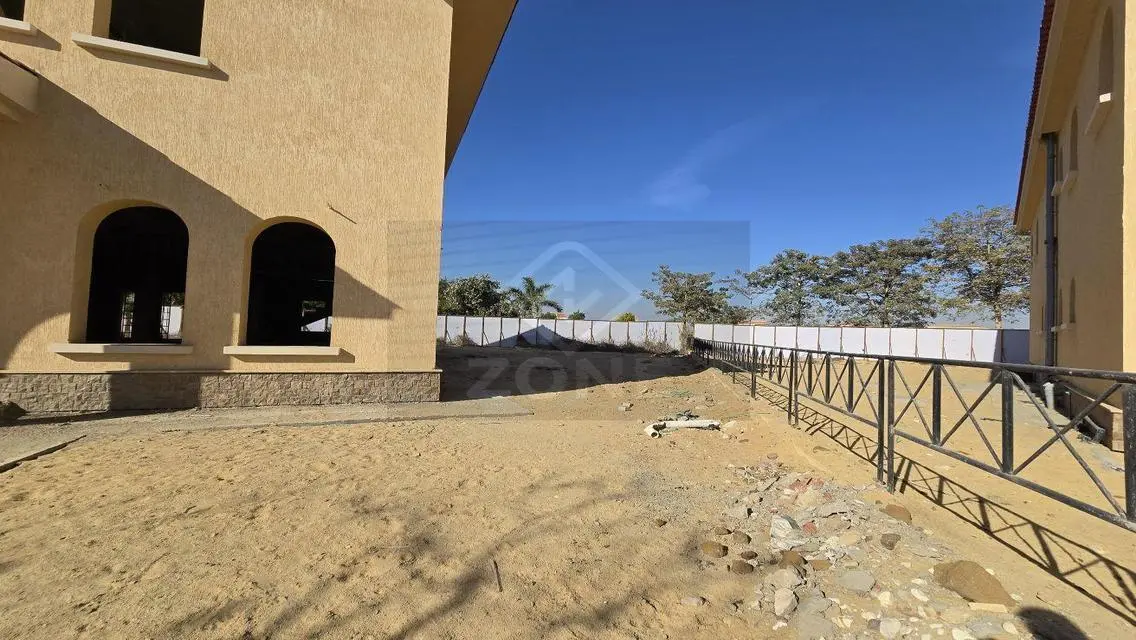 Luxury Villa for Sale in A-VG2 Area