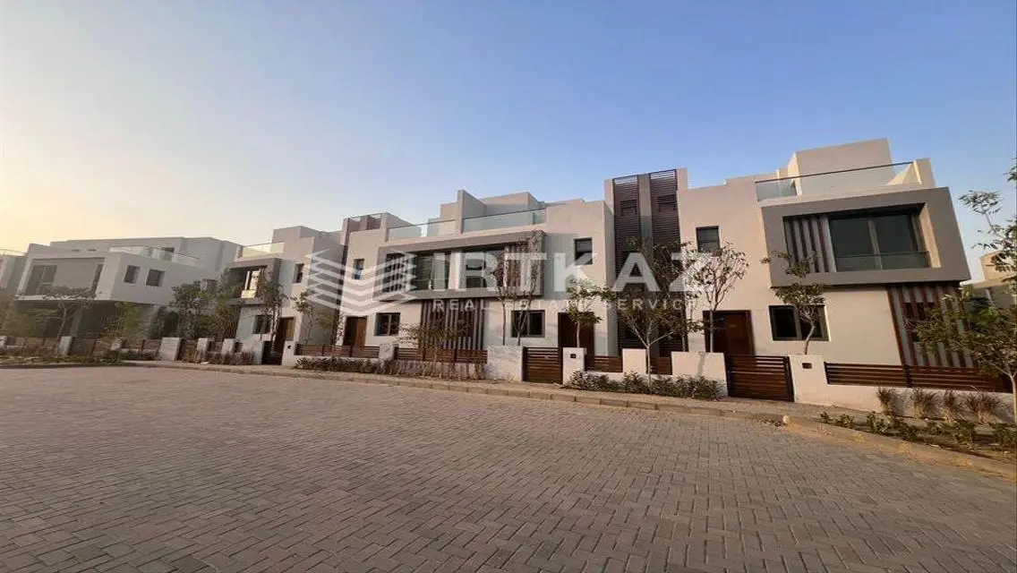 شقة فاخرة في مجتمع سكني مع إطلالة على البحيرة