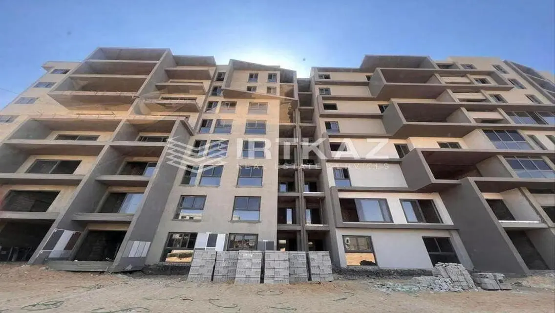 شقة فاخرة في مجتمع سكني مع إطلالة على البحيرة