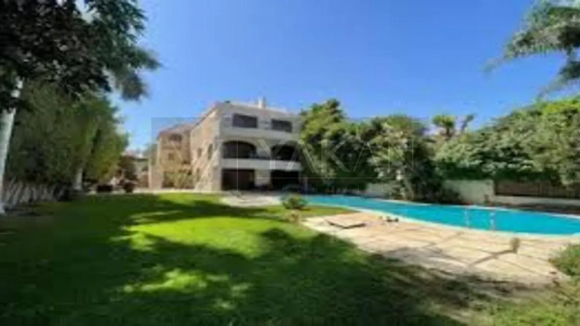 Amazing Investment Opportunity: Luxury Apartment of 3300 sqm in a Quiet Area