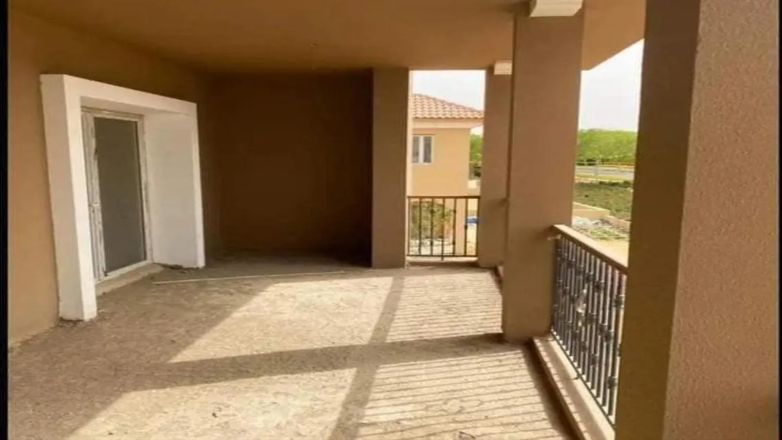 Luxurious Villa for Sale in Hyde Park - New Cairo