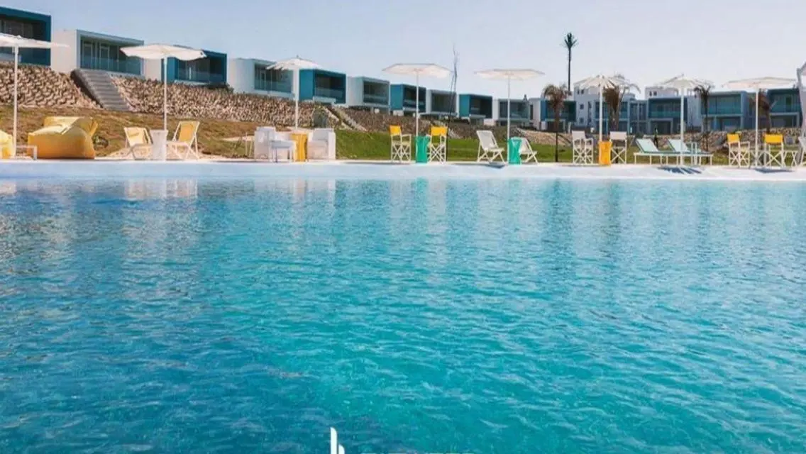 فيلا فاخرة للبيع مع إطلالة مميزة