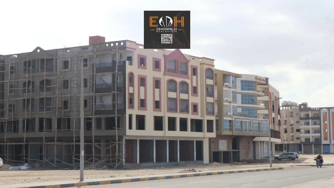 شقة فاخرة مساحة 195 متر بمسبح خاص وحديقة