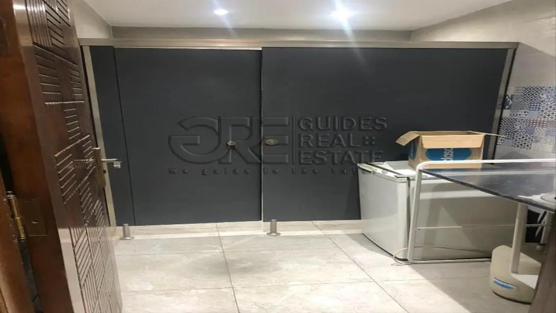 عقار فاخر بمساحة 1652 متر