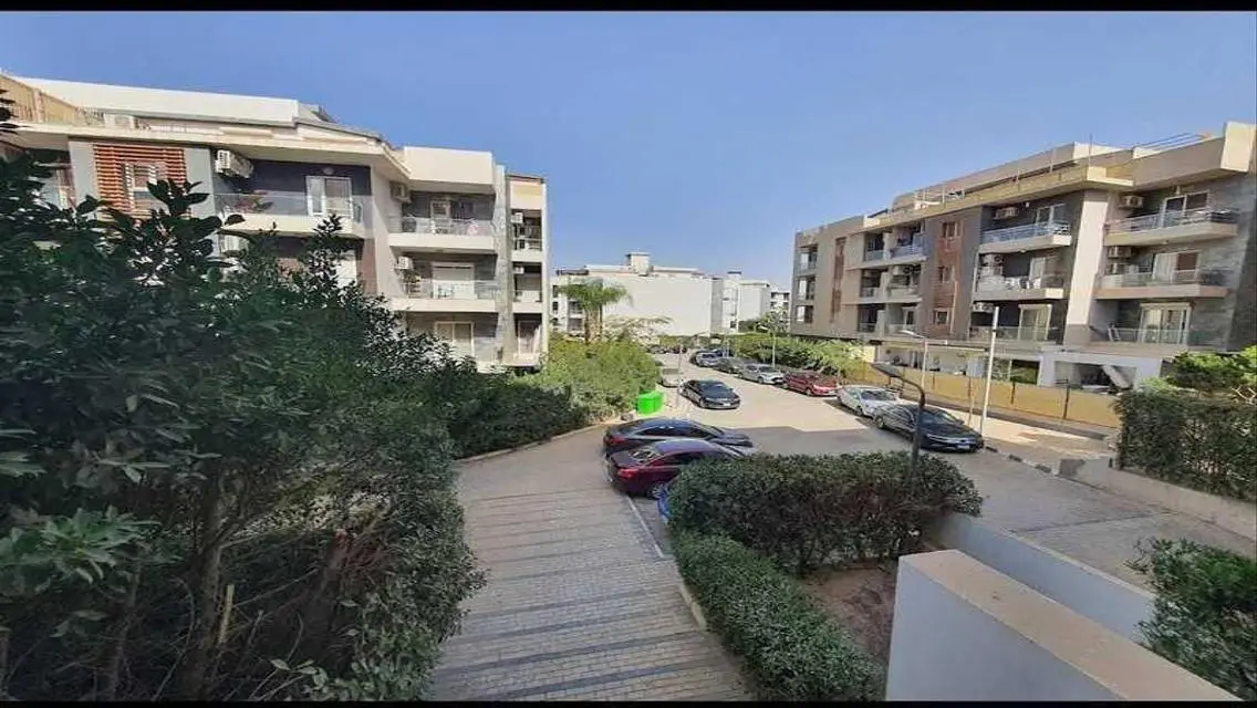 فيلا فاخرة للبيع في موقع متميز