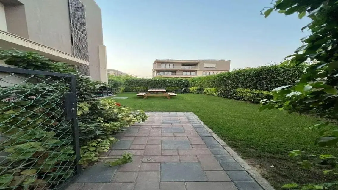 شقة فاخرة للبيع في موقع متميز
