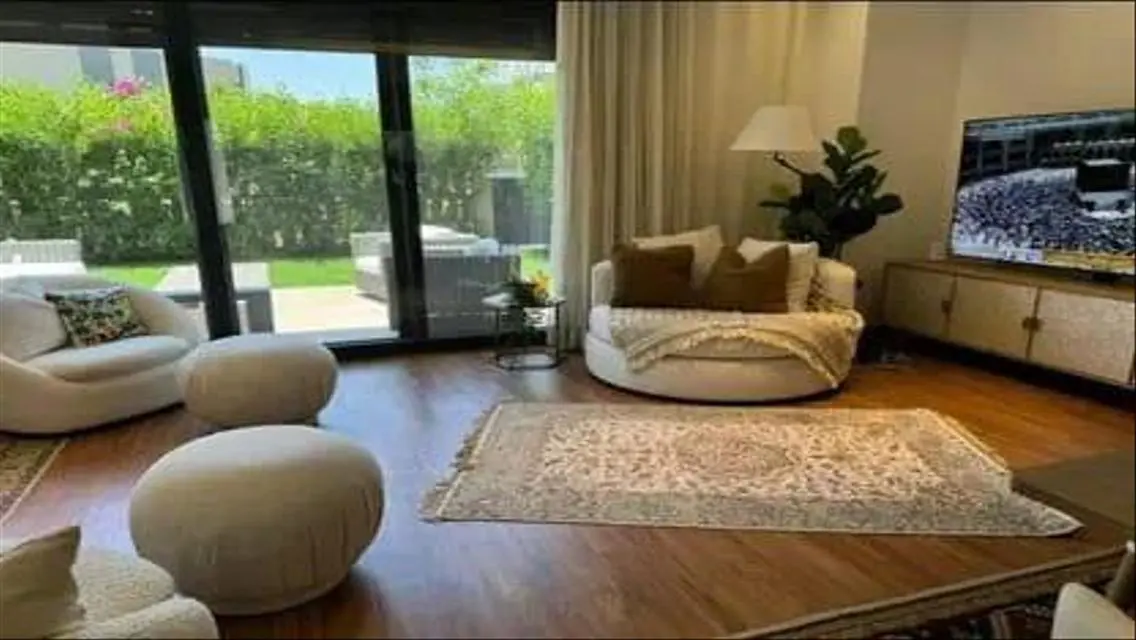 Luxurious Apartment with Private Garden and Shared Gym