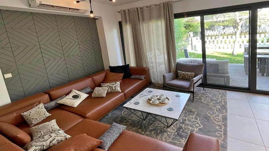 Luxurious Apartment with Private Garden and Shared Gym