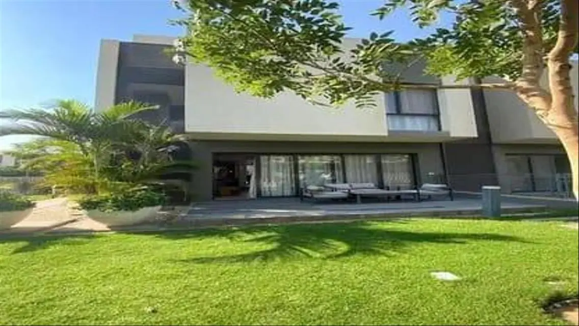 Luxurious Apartment with Private Garden and Shared Gym