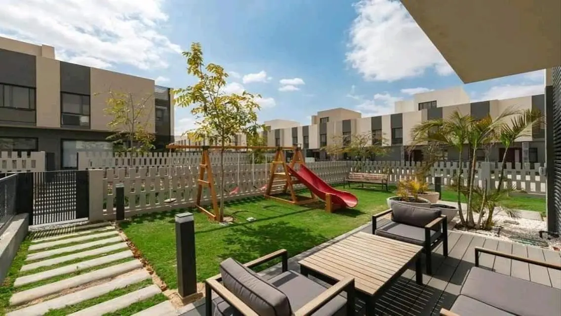 Luxurious Apartment with Private Garden and Shared Gym