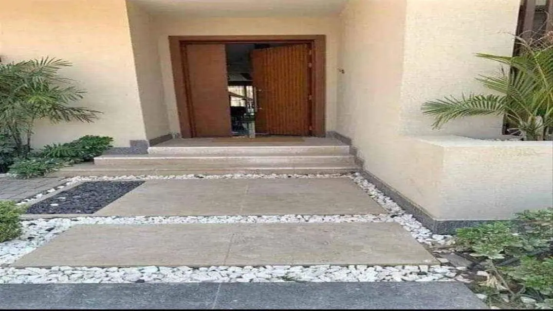 شقة فاخرة للبيع بمساحة 275 متر مربع