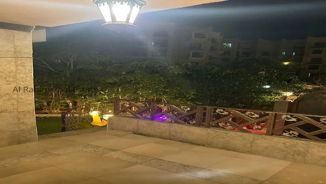 فيلا فاخرة للإيجار في حي متميز