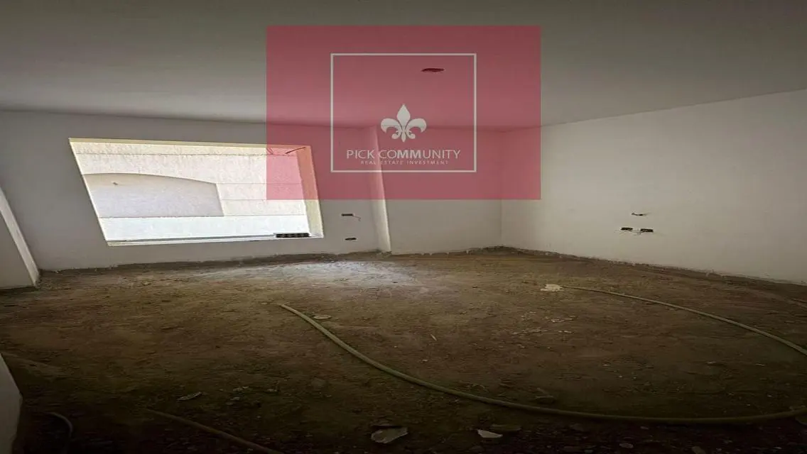 Luxury Villa for Sale with Private Garden in Prime Location