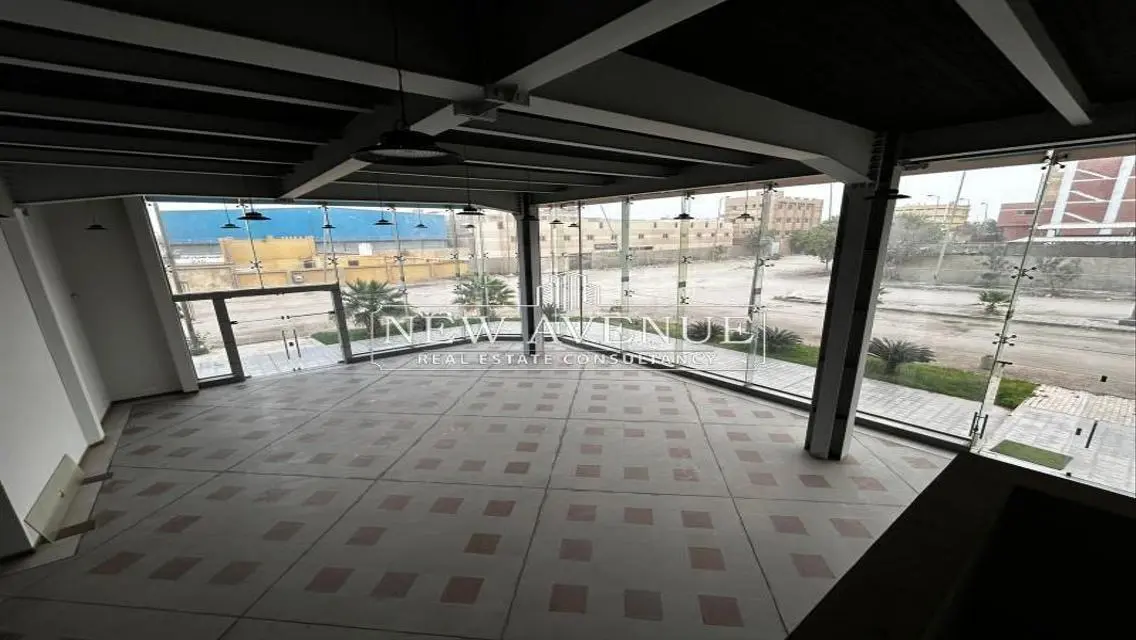 مجموعة مكاتب جديدة بمساحة 3000 متر مع مواقف مغطاة