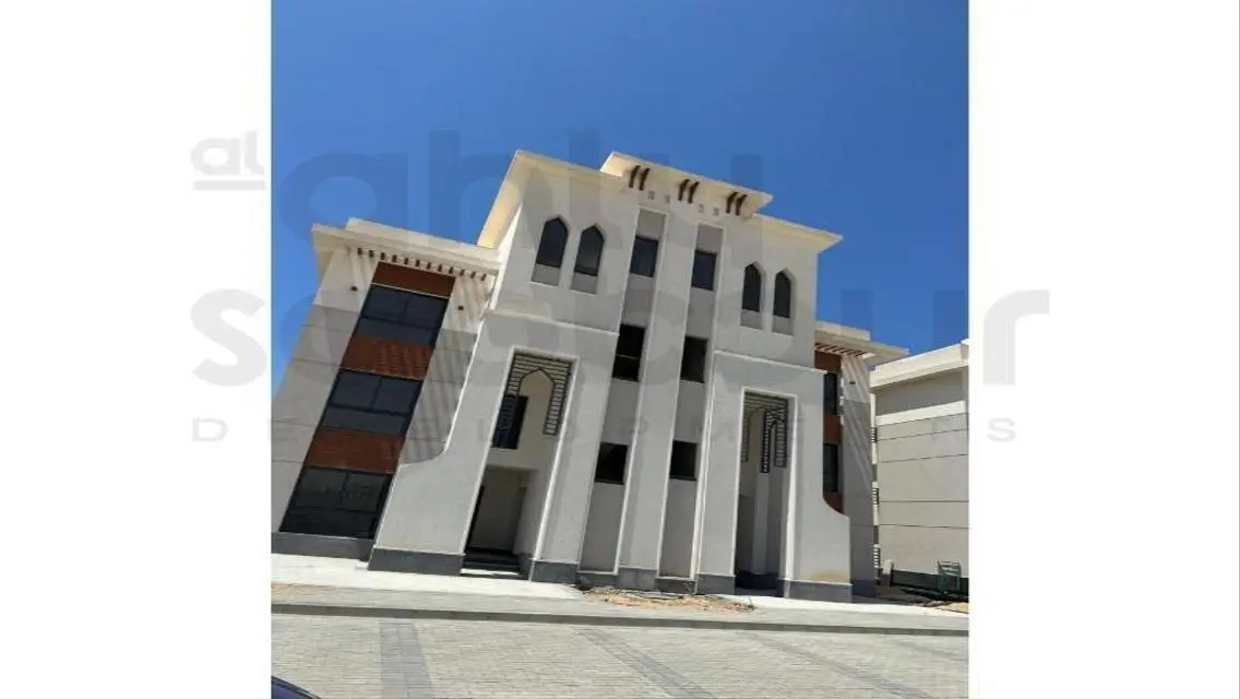 شقة فاخرة بمساحة واسعة وإطلالة رائعة