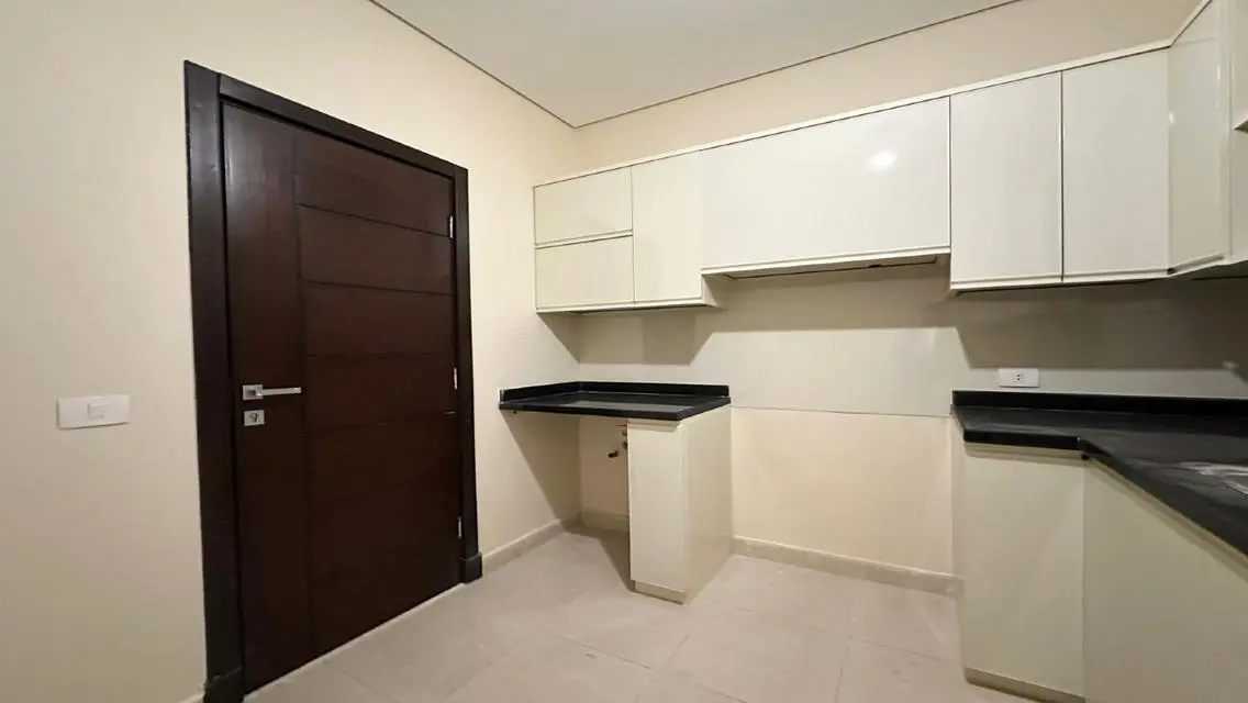 Luxury Apartment at Ninety Avenue for 45000