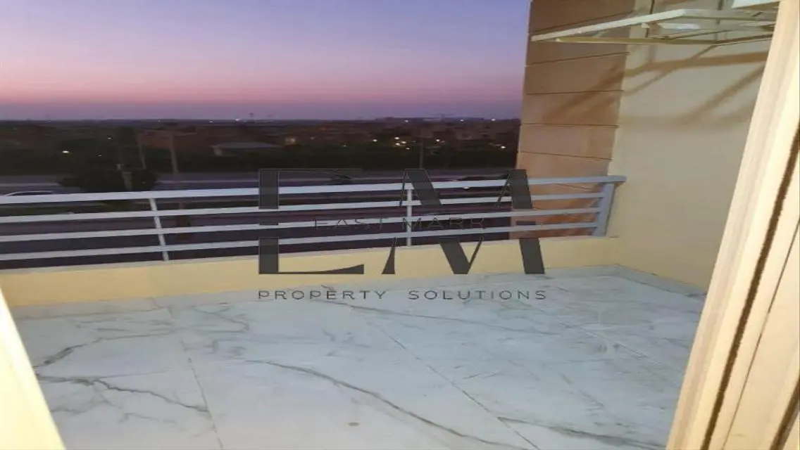 Stylish Apartment with Balcony and Great View