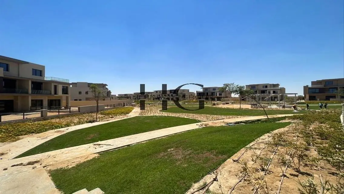 Luxury Apartment with Private Garden and Great Amenities for Sale