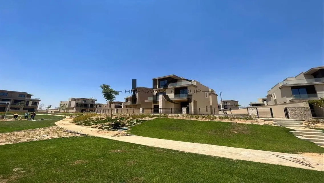 Luxury Apartment with Private Garden and Great Amenities for Sale