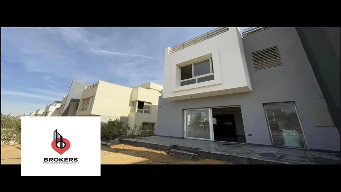 فيلا فاخرة بمساحة 300 متر للبيع