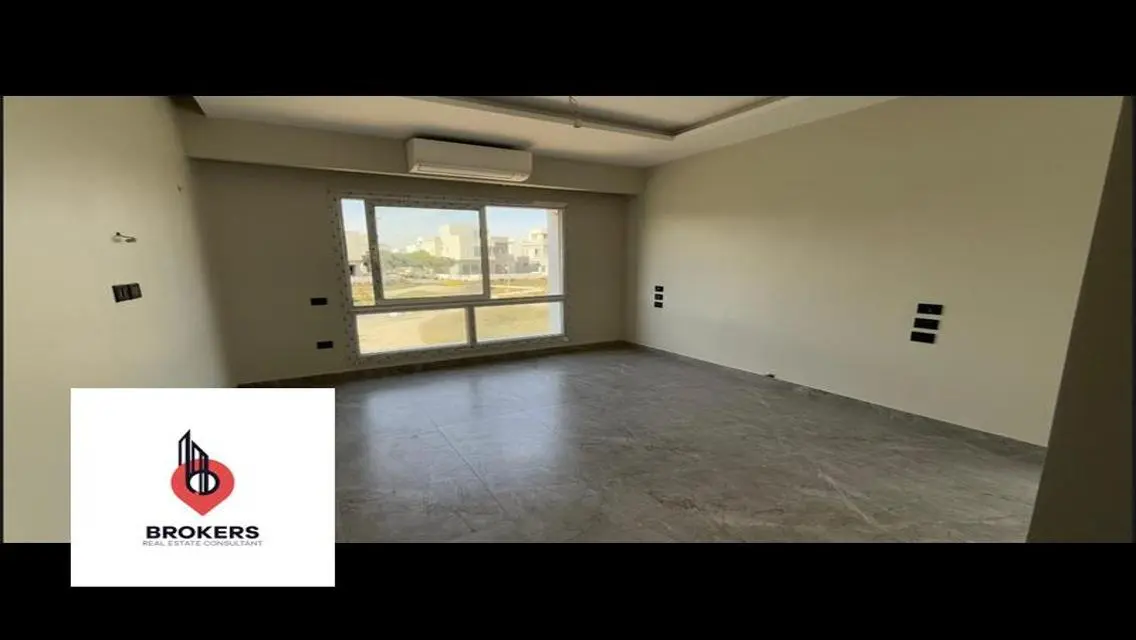 فيلا فاخرة بمساحة 300 متر للبيع