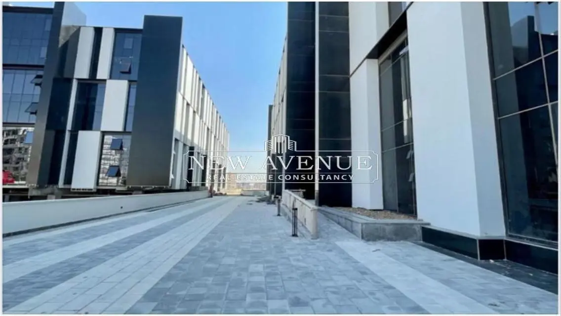 Luxury Commercial Property for Sale - 5 Rooms