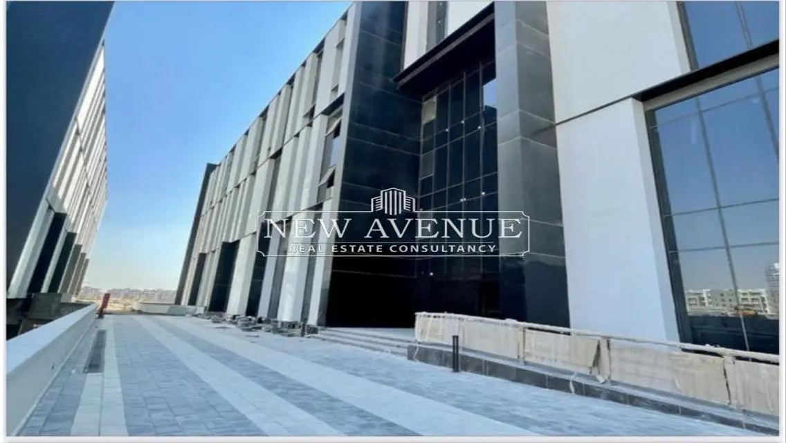 Luxury Commercial Property for Sale - 5 Rooms