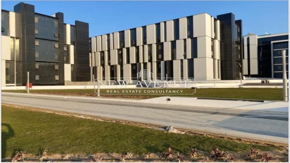 Luxury Commercial Property for Sale - 5 Rooms