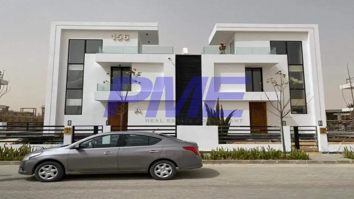 شقة فاخرة بمساحة ٢٠٣٣ متر مربع للإيجار