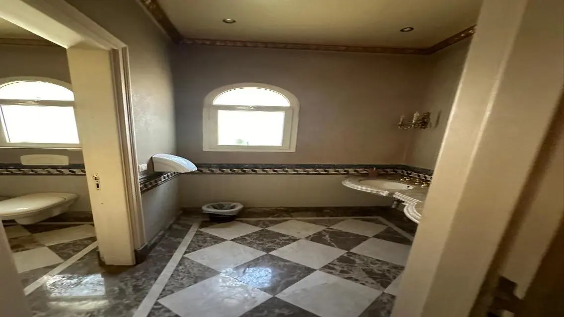 فيلا فاخرة مع مسبح خاص وحديقة خاصة