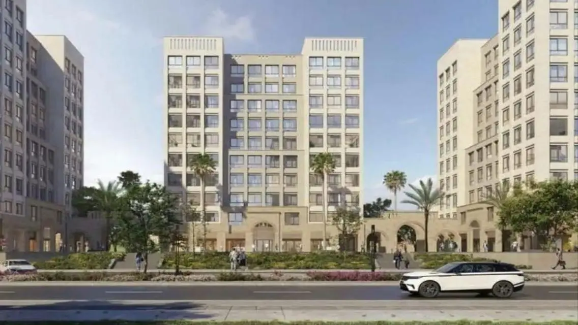 Luxury Apartment Overlooking Lakes with Premium Amenities