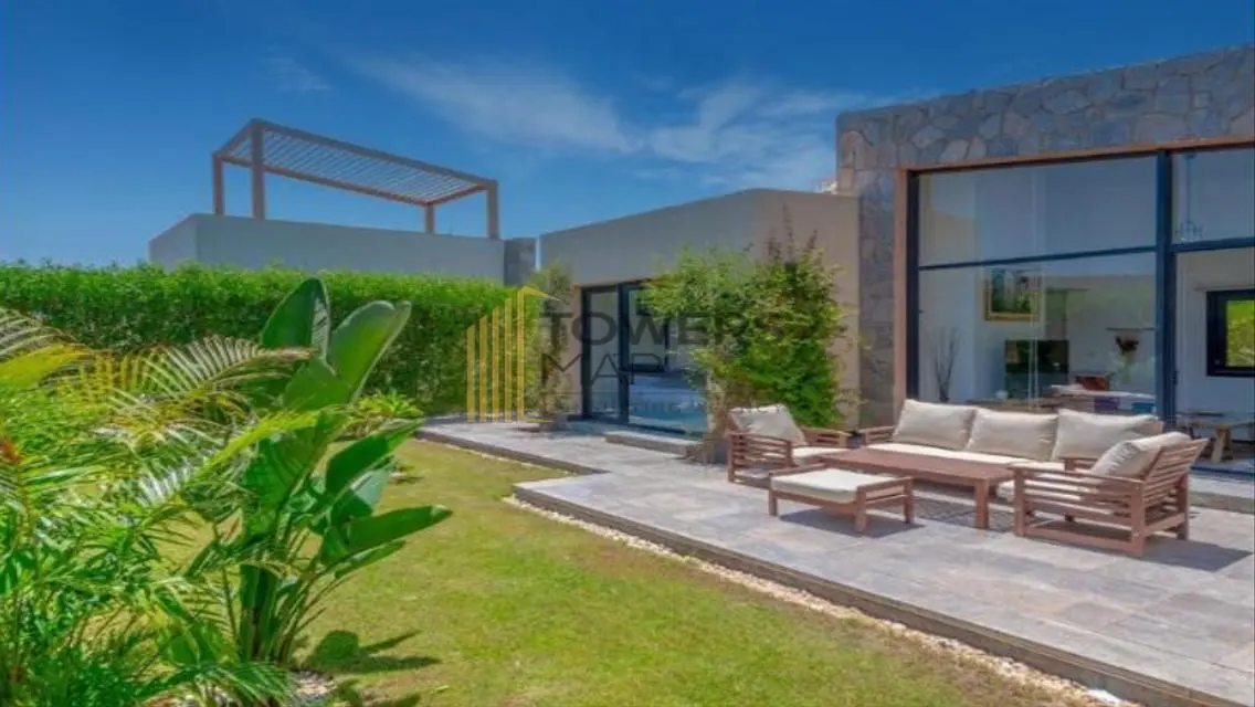 Luxury 2-Bedroom Apartment for Rent with Landmark View